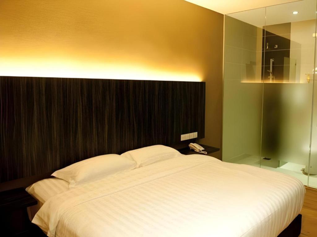 Starz Hotel Kluang Exterior foto