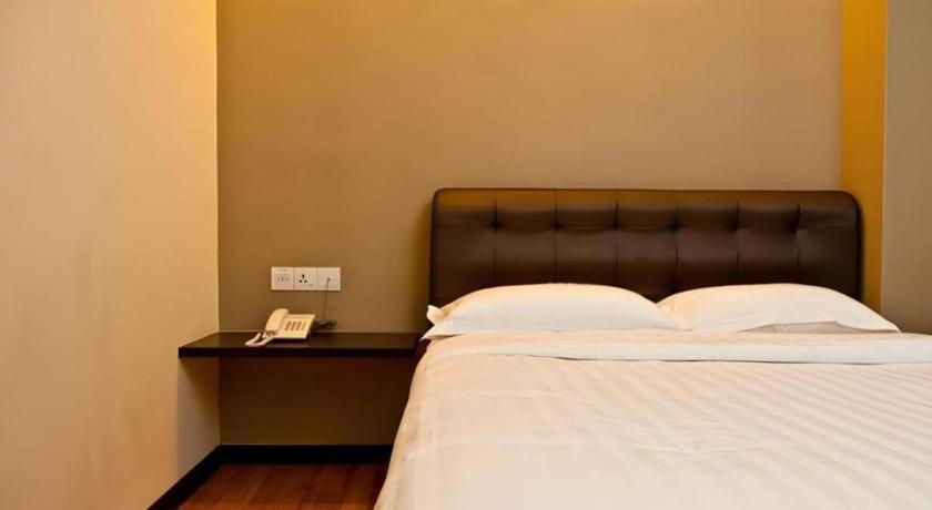 Starz Hotel Kluang Exterior foto